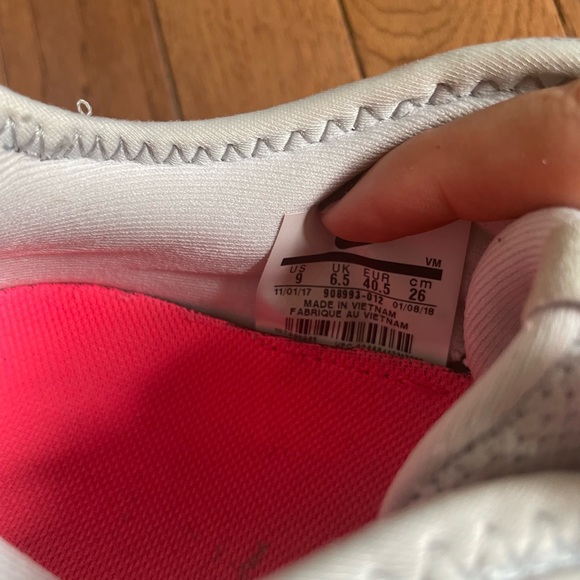 Women’s Nike Airmax Sequent 3 Pure Platinum Racer Pink Size 9 - Picture 8 of 10